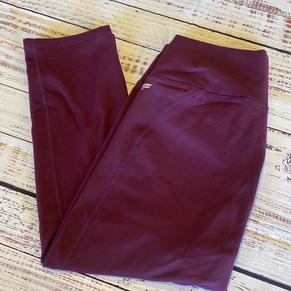 LIKE NEW Fabletics Powerhold hi-rise crop leggings